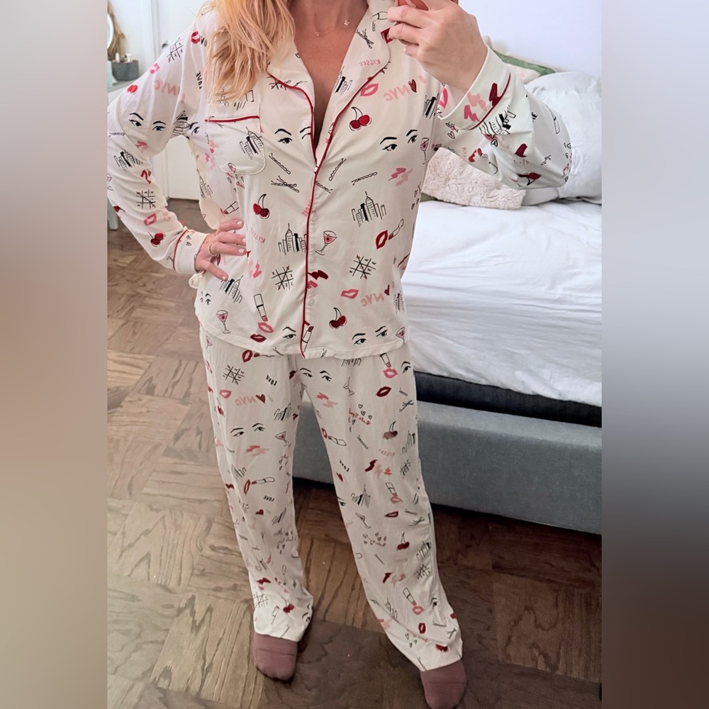 Softest Kate Spade White and Pink I Love NY kisses Pajama Set